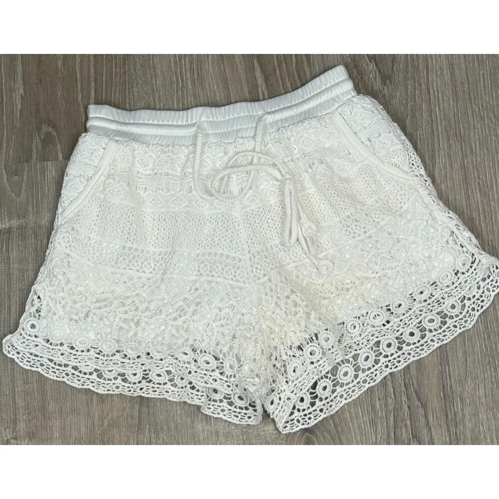 N/A white crochet